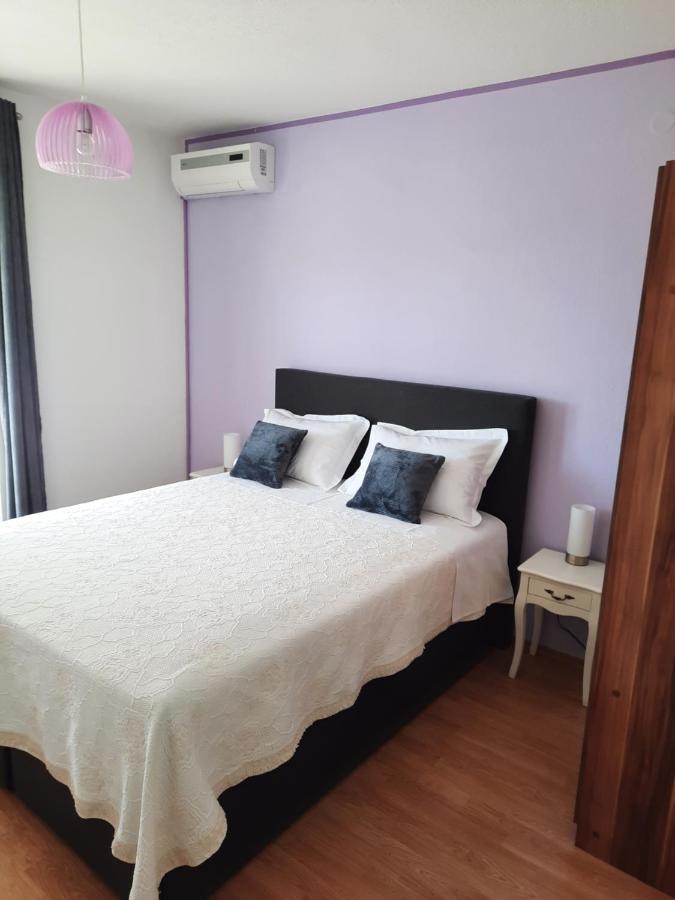 Apartments Marjanovic Bol Pokoj fotografie